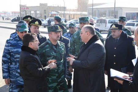 Generallar və icra başçısı gömrükdə - Foto