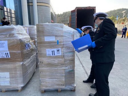 Azərbaycanın göndərdiyi yardım Çinin koronavirus yayılan şəhərinə çatdı (FOTOLAR)