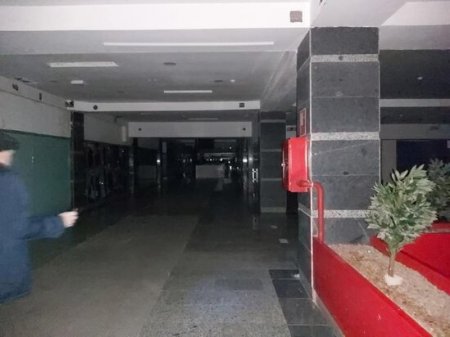 Bakıda Avtovağzalında işıq söndü, kassalarda növbə yarandı - Foto