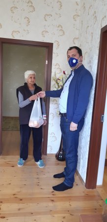 Abşeronda “Böyüklərimizi qoruyaq!” adlı aksiyası ilə ahıllara sosial xidmət göstərilib