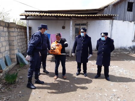 Samuxda polis əməkdaşları “Evdə qal” devizi altında aksiya keçirib