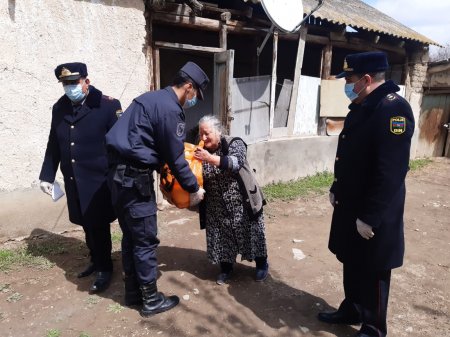 Samuxda polis əməkdaşları “Evdə qal” devizi altında aksiya keçirib