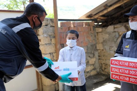 “AzerGold” QSC və “Regional İnkişaf” İctimai Birliyi 1 İyun Uşaqların Beynəlxalq Müdafiəsi Günü münasibətilə “Kitab Sovqatı” aksiyası keçirib