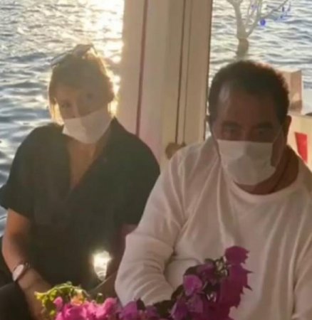 Tatlısəs 25 yaşlı qızla eşq yaşayır - Fotolar