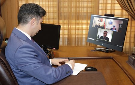 Millət vəkili başçı ilə vətəndaşları onlayn qəbul etdi