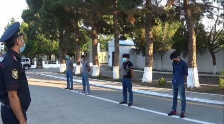 Məclis təşkil edən gənclər cərimələndi - FOTO