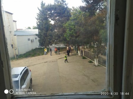 İnzibati binanın önündə cinayət xarakterli əməl-Video/Foto