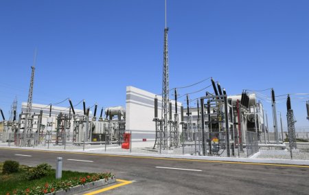 Prezident xanımı ilə açılışa qatıldı