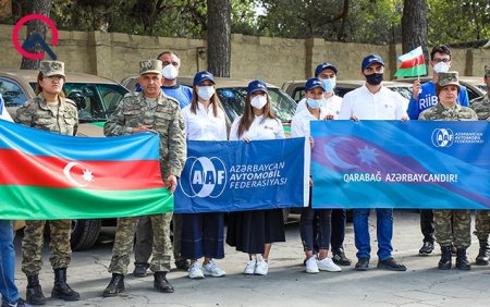 Azərbaycan Avtomobil Federasiyası orduya dəstək üçün 10 “Pikap” təqdim etdi - Fotolar