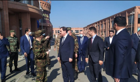 Kəmaləddin Heydərov Gəncədə düşmənin dağıtdığı mülki obyektlərdə