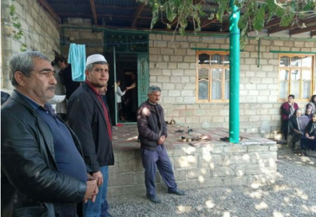 Bərdədə həlak olan yeddi yaşlı Aysu dəfn olunub - YENİLƏNİB + FOTO
