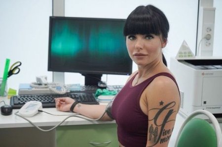 “Tatu”nun keçmiş ifaçısı koronavirusa yoluxub - FOTO