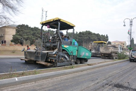 Xırdalanın küçələri asfaltlanır – Başçı əraziyə gəldi
