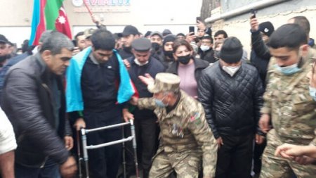 Amin Musayev evinə döndü - FOTO