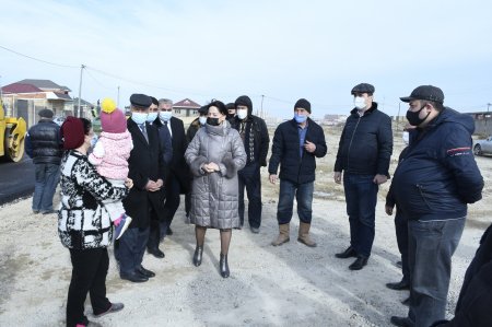 İ.Gülməmmədova Sarayda sakinlərlə görüşdü