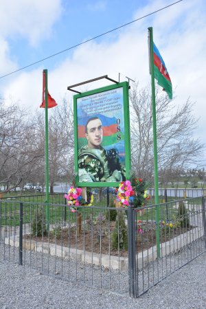 İradə Gülməmmədova bayram günlərində şəhid ailəsinə baş çəkdi 