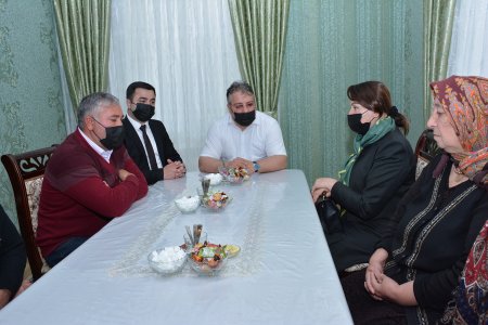 İradə Gülməmmədova bayram ərəfəsində şəhid Səbuhi Məcidovun ailəsinə baş çəkdi