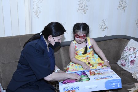 İradə Gülməmmədova şəhid övladları ilə görüşdü