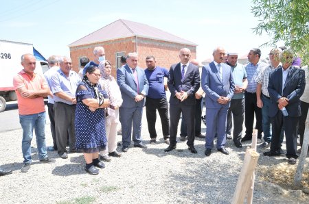 Sarayda 7 küçə asfaltlandı – İradə Gülməmmədova əraziyə gəldi Sarayda 7 küçə asfaltlandı – İradə Gülməmmədova əraziyə gəldi