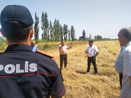 Sabirabad RPŞ-nin və FHN-nin əməkdaşları əkin sahələrində baş verən yanğın hadisələrinin qarşısının alınması məqsədilə vətəndaşlarla maarifləndirici görüşlər keçiriblər