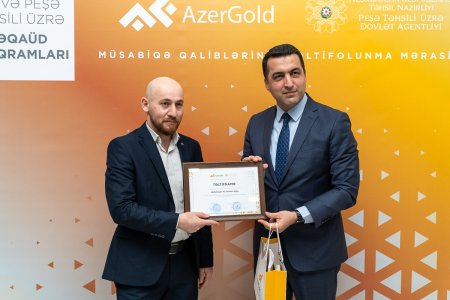 Peşə və ali təhsil müəssisələri üçün elan edilmiş təqaüd proqramlarının qalibləri mükafatlandırılıb Peşə və ali təhsil müəssisələri üçün elan edilmiş təqaüd proqramlarının qalibləri mükafatlandırılıb