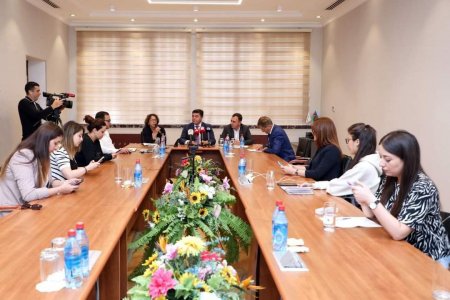 “Açıq qapı” aksiyasında suallar cavablandırıldı, yeniliklər barədə məlumat verildi