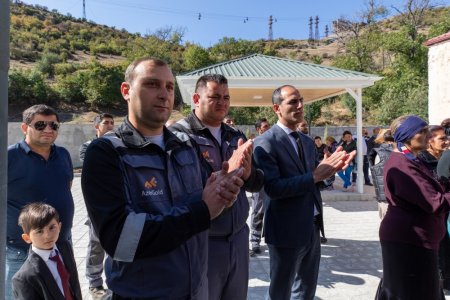 Heydər Əliyev Fondunun təşəbbüsü və “AzerGold” QSC-nin dəstəyi ilə  Daşkəsəndə inşa edilən yeni məktəb binası istifadəyə verilib