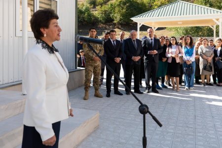 Heydər Əliyev Fondunun təşəbbüsü və “AzerGold” QSC-nin dəstəyi ilə  Daşkəsəndə inşa edilən yeni məktəb binası istifadəyə verilib