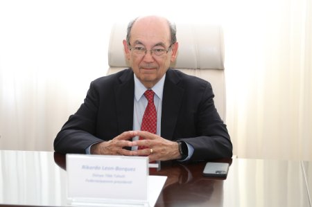 Səhiyyə Nazirliyində Dünya Tibb Təhsili Federasiyasının prezidenti ilə görüş keçirildi