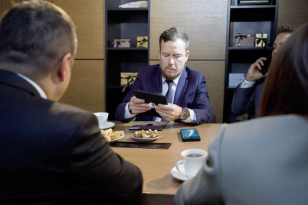 “AzerGold” QSC sikkə kolleksiyasının istehsalında yeni  texnologiyaların tətbiqinə hazırlaşır