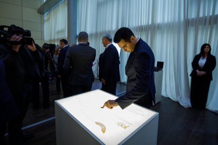 “AzerGold” QSC Ulu Öndər Heydər Əliyevin 100 illiyinə həsr olunmuş  qızıl sikkənin təqdimat mərasimini keçirib - FOTO