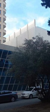 “Səfalı Ticarət Mərkəzi“ Arxitektura Komitəsini saymır – Oliqarxın arxasında hansı məmur dayanıb?