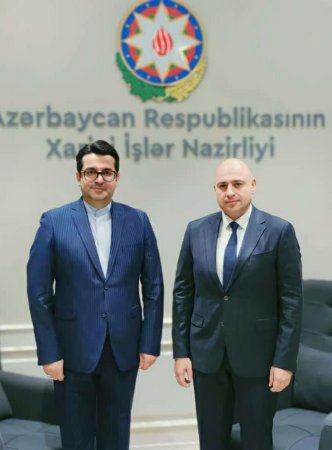 Hikmət Hacıyev İran səfiri ilə müzakirə APARDI