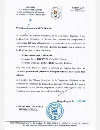 Fransanın növbəti diplomatları Azərbaycandan qovulub - "Observer Online" yazır