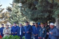 Yasamal rayon ictimaiyyəti Aprel döyüşlərinin şəhidlərini yad edib - FOTOLAR