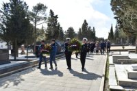 Yasamal rayon ictimaiyyəti Aprel döyüşlərinin şəhidlərini yad edib - FOTOLAR