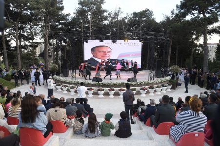 Xətaidə Heydər Əliyevə həsr edilmiş konsert keçirildi – VİDEO+FOTO Xətaidə Heydər Əliyevə həsr edilmiş konsert keçirildi – VİDEO+FOTO