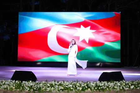 Xətaidə Heydər Əliyevə həsr edilmiş konsert keçirildi – VİDEO+FOTO Xətaidə Heydər Əliyevə həsr edilmiş konsert keçirildi – VİDEO+FOTO