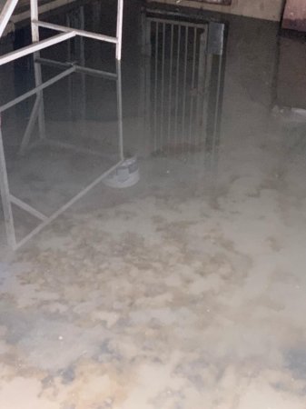 "Adil Vəliyev deyir ki, quyu qazın" - Şəhid adını daşıyan küçə keçilməzdir / VİDEO