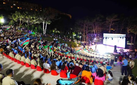 Xətai rayonunda Silahlı Qüvvələr Gününə həsr olunmuş konsert proqramı keçirildi  // VİDEO + FOTO