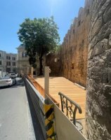 Qoşa Qala qapılarının ətrafı da zəbt edildi: Restoran tikilir - FOTO