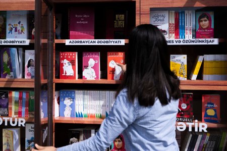 “Kitab köşkü” – “AzerGold” QSC-dən daha bir maarifləndirici layihə - FOTO