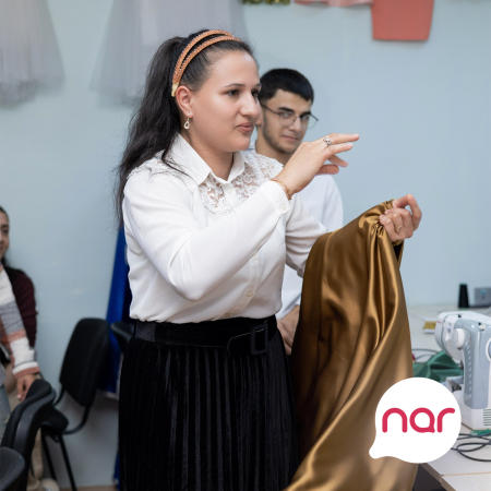 “Nar” nitq və eşitmə məhdudiyyətli şəxslər üçün peşə təlimlərinə dəstəyini davam etdirir - FOTO