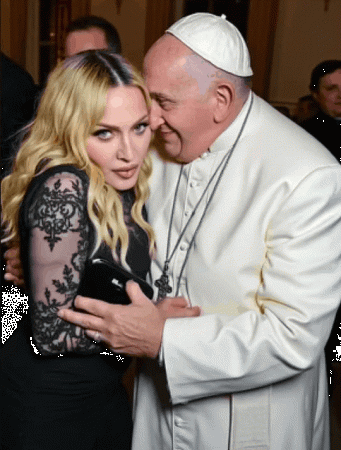 Madonna Roma Papası ilə şok şəkillərini YAYDI