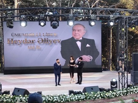 Xətai rayonunda ümumilli lider Heydər Əliyevin 102 illiyi qeyd olundu // FOTO+VİDEO Xətai rayonunda ümumilli lider Heydər Əliyevin 102 illiyi qeyd olundu // FOTO+VİDEO