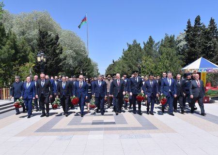 Sumqayıtda Ümummilli Lideri Heydər Əliyevin xatirəsi anılıb