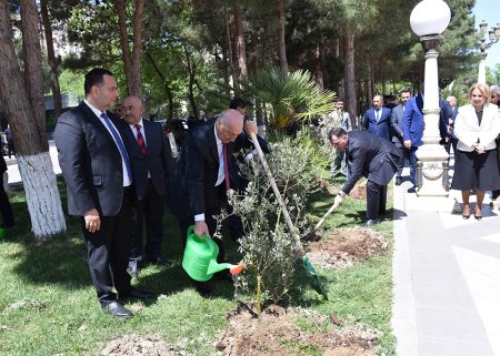 Sumqayıtda Ümummilli Lideri Heydər Əliyevin xatirəsi anılıb