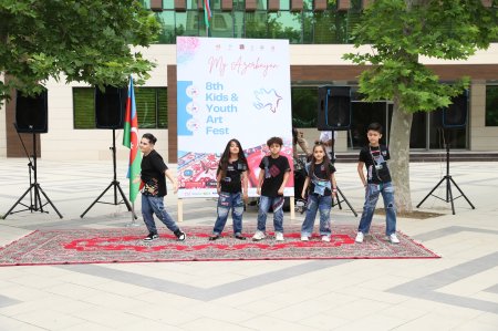 Xətai rayonunda “Azərbaycanım” Beynəlxalq VIII Uşaq və Gənc Rəsm Festivalı çərçivəsində mükafatlandırılma mərasimi keçirildi - FOTO