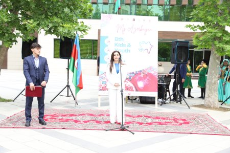 Xətai rayonunda “Azərbaycanım” Beynəlxalq VIII Uşaq və Gənc Rəsm Festivalı çərçivəsində mükafatlandırılma mərasimi keçirildi - FOTO