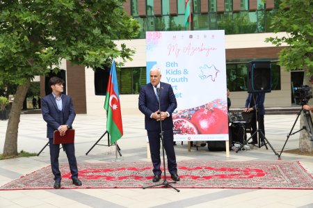 Xətai rayonunda “Azərbaycanım” Beynəlxalq VIII Uşaq və Gənc Rəsm Festivalı çərçivəsində mükafatlandırılma mərasimi keçirildi - FOTO